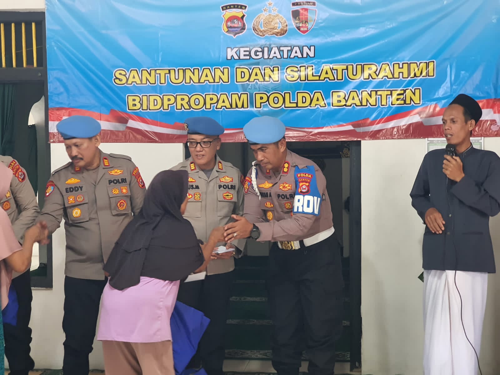 Bidpropam Polda Banten Adakan Acara Silaturahmi, Santunan dan Sambang kepada Anak yatim Piatu Dan Ibu Ibu Janda yg sudah ditinggal Suaminya meninggal dunia