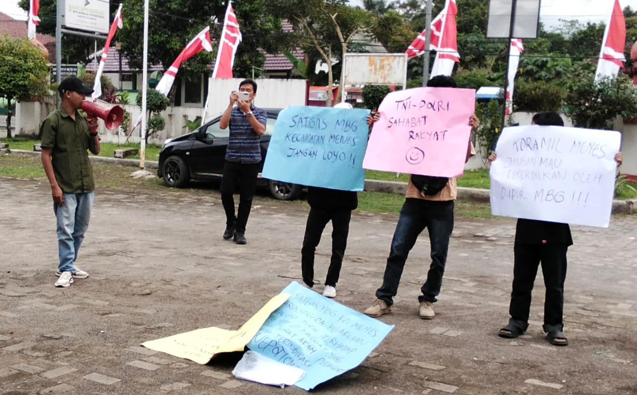 Aksi IKRAR Bongkar Dugaan Pelanggaran MBG dan Penghalangan Wartawan di Menes