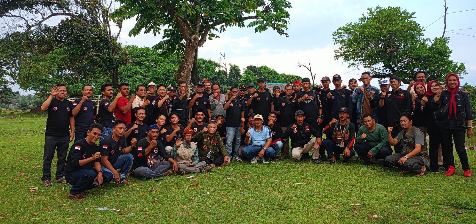 Pererat Silaturahmi, LSM Harimau DPC Lebak Gelar Halal Bihalal di Pantai Bagedur