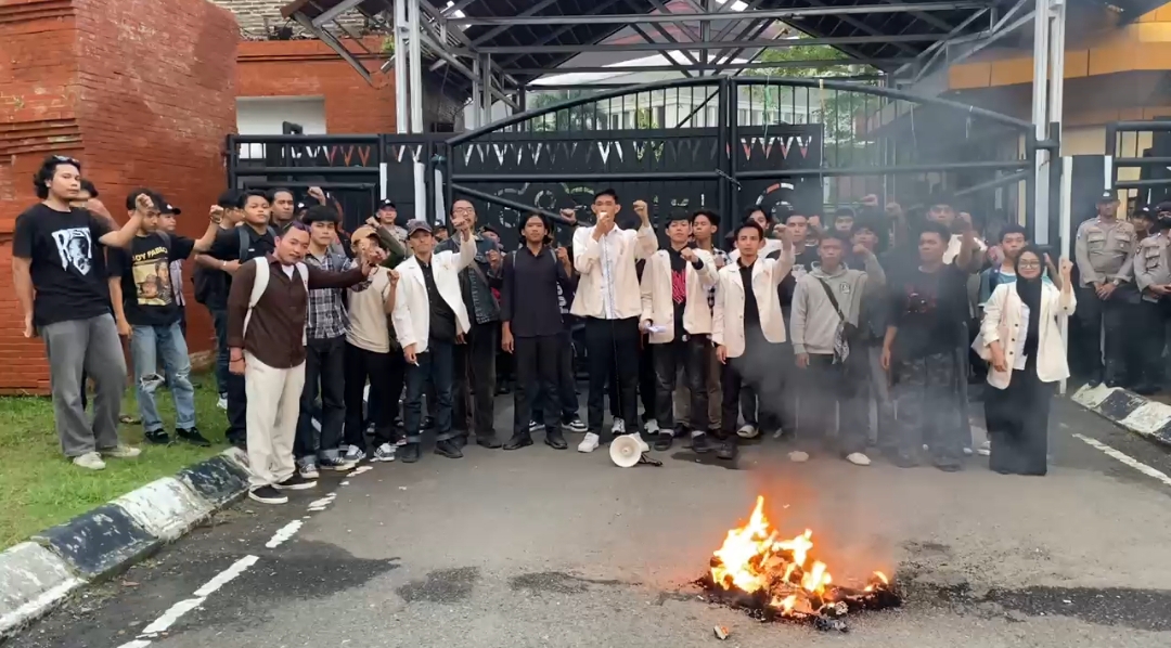 Peringati Tragedi Trisakti, Mahasiswa UIN SMH Banten Gugat Negara soal HAM dan Demokrasi