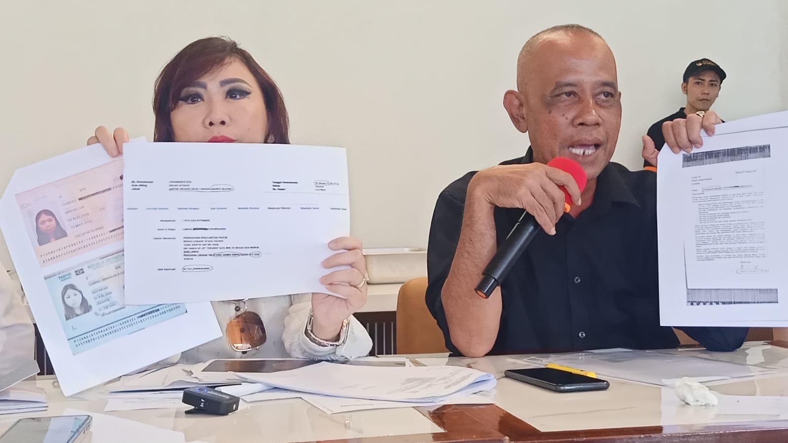 Diduga Ada Dua Paspor untuk Satu Anak WNI, Kuasa Hukum Keluarga Soroti Dugaan Pelanggaran Prosedur Imigrasi dan Perlindungan Anak