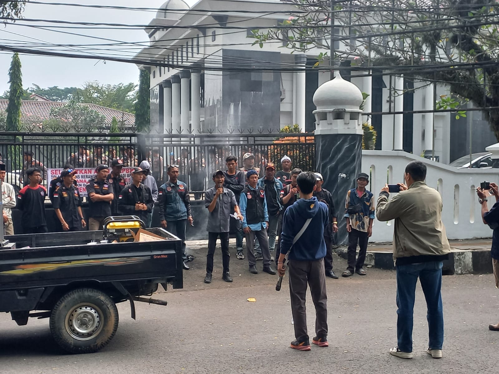 Gerakan Rakyat Pandeglang Melawan Kecewa, Bupati dan Jajaran Pemkab Tidak Temui Massa Aksi