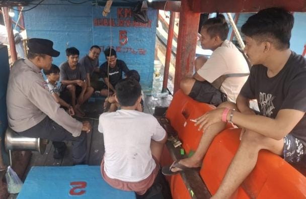 Bhabinkamtibmas Muara Angke Intensif Sambangi ABK Kapal, Perkuat Kamtibmas di Kawasan Pelabuhan
