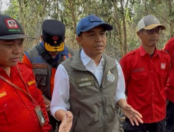 Api Padam, Gambut Masih Berasap! Menhut Raja Antoni Ingatkan Ancaman Karhutla Kalsel Belum Berakhir