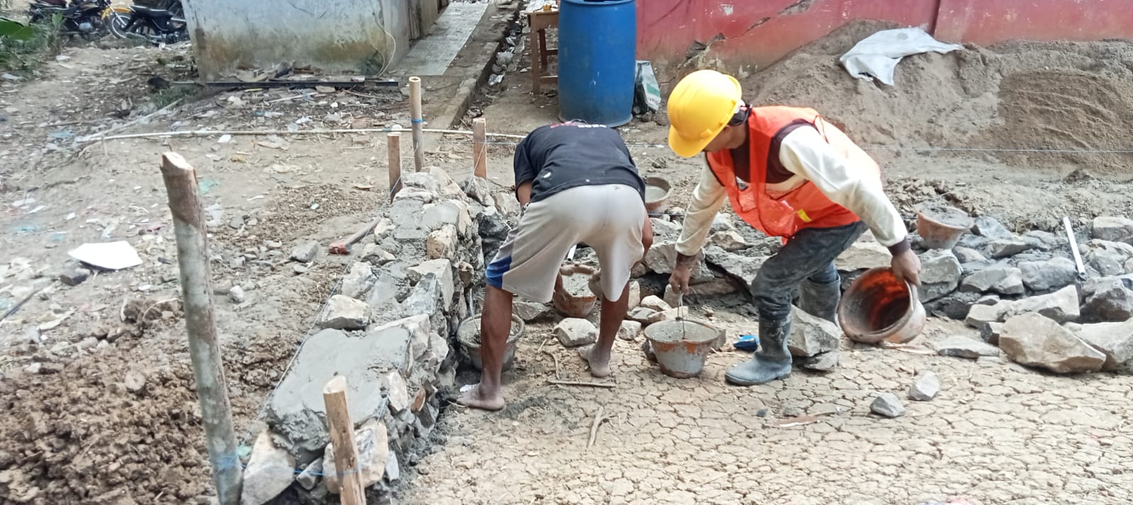 Rp681,7 Juta Revitalisasi SDN Karangsari 1 Disorot: K3, Material Pasir hingga Fondasi Dipertanyakan GOW-BANTEN