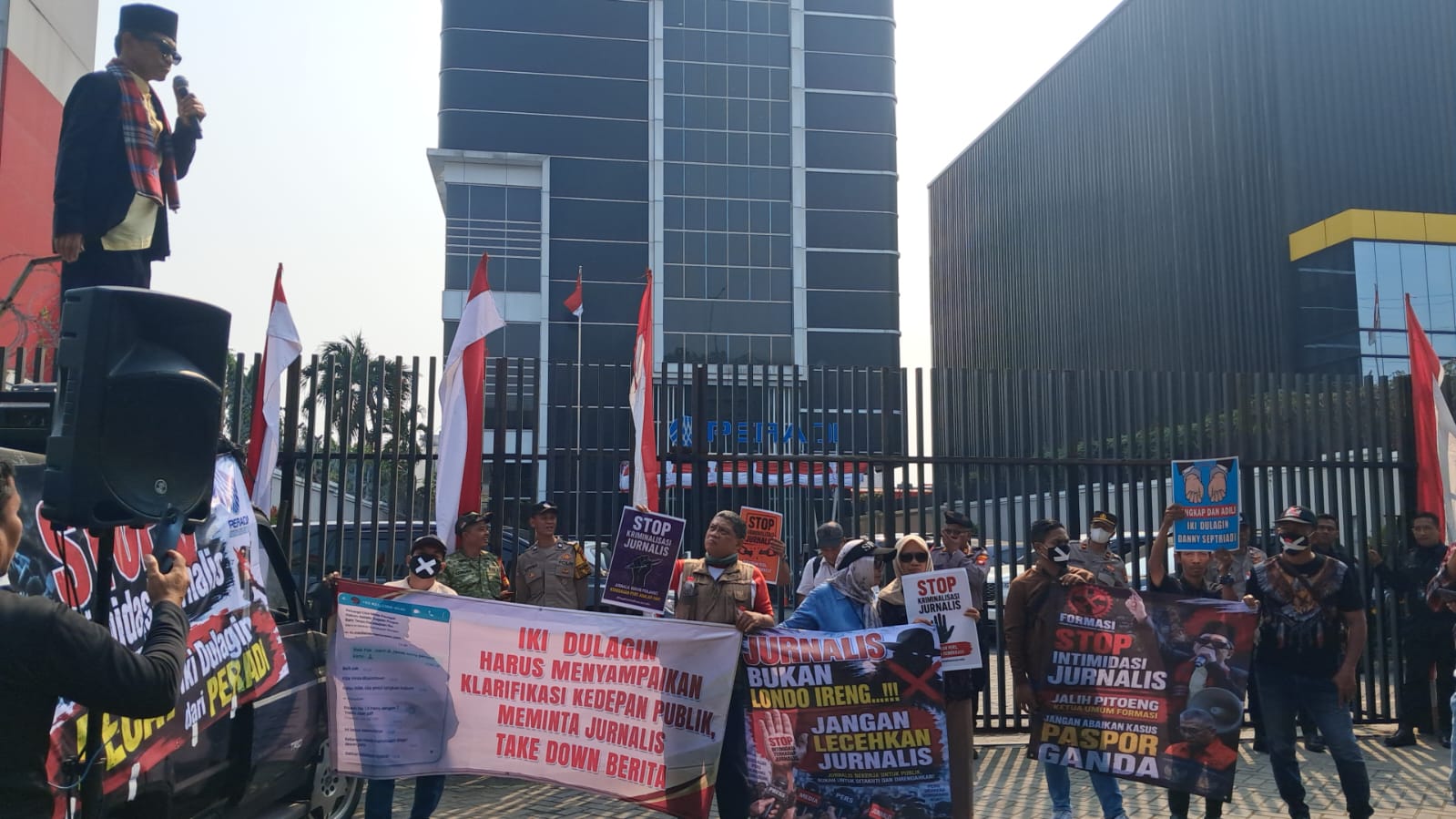 Dugaan Manipulasi Kasus Perceraian Hingga Blokir Aset Warisan, Advokat Iki Dulagin Dilaporkan ke PERADI