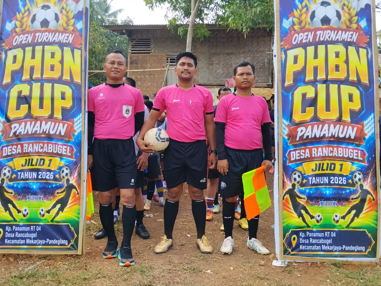 Camat Kecamatan Mekarjaya Wildan Pratama. SH. MH Saksikan langsung Pertandingan Sepak Bola PPDI Mekarjaya VS GAFARA FC