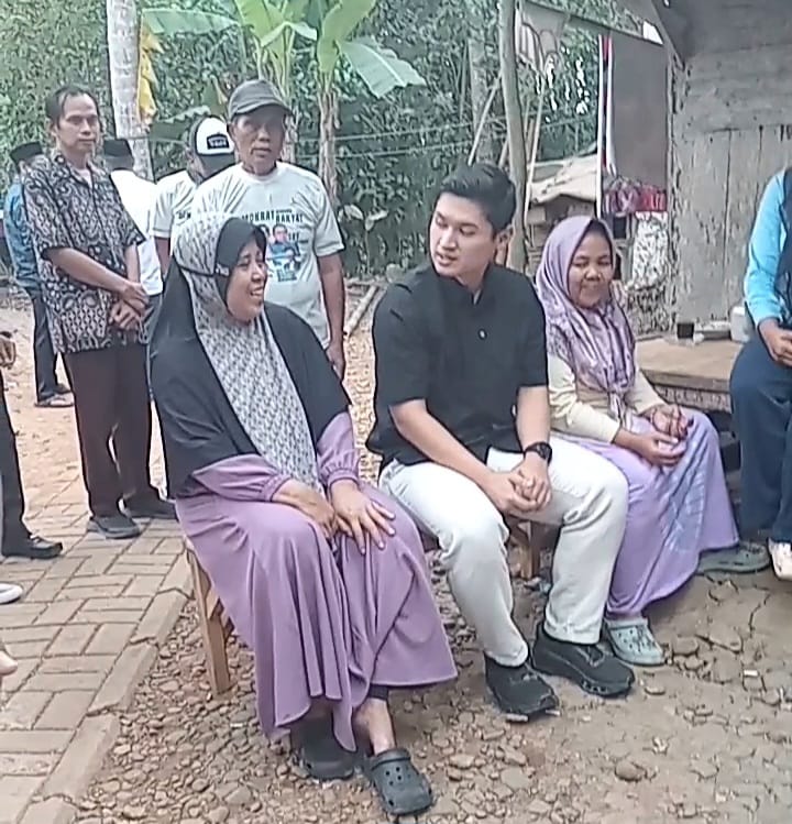 Kunker ke Jiput, Rizki Natakusumah Bantu Bedah Rumah Warga dan Dorong Pendidikan Melalui KIP Kuliah