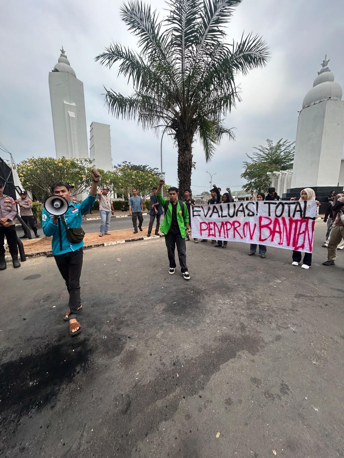 Forum BEM Pandeglang “Tagih” Janji Pembangunan di HUT ke-26 Banten: Sekolah, Jalan dan Anggaran Jadi Sorotan