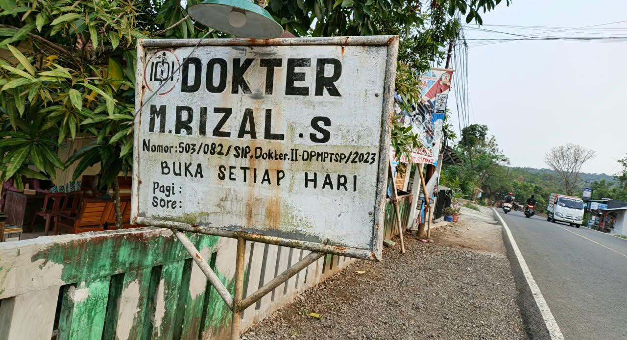 GOW-BANTEN DESAK KEJELASAN! DUGAAN PEMBLOKIRAN WARTAWAN DAN LEGALITAS PRAKTIK DOKTER DI CIGEULIS JADI SOROTAN